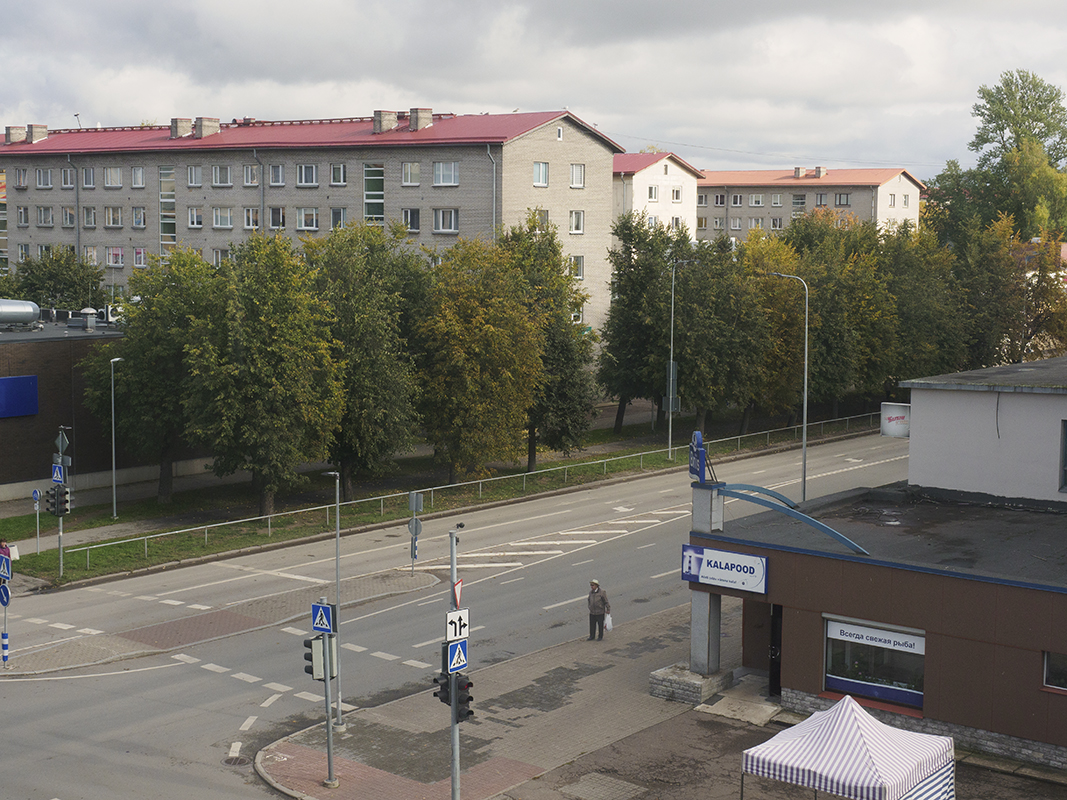 Faraway, so close.                                                 Faraway, so close.