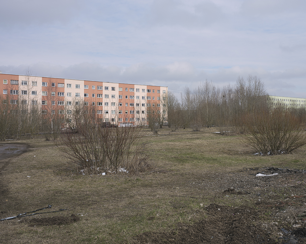 Faraway, so close.                                                 Faraway, so close.